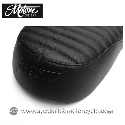 Motone Custom Sella Bonneville Dual Seat Tuck and Roll Triumph